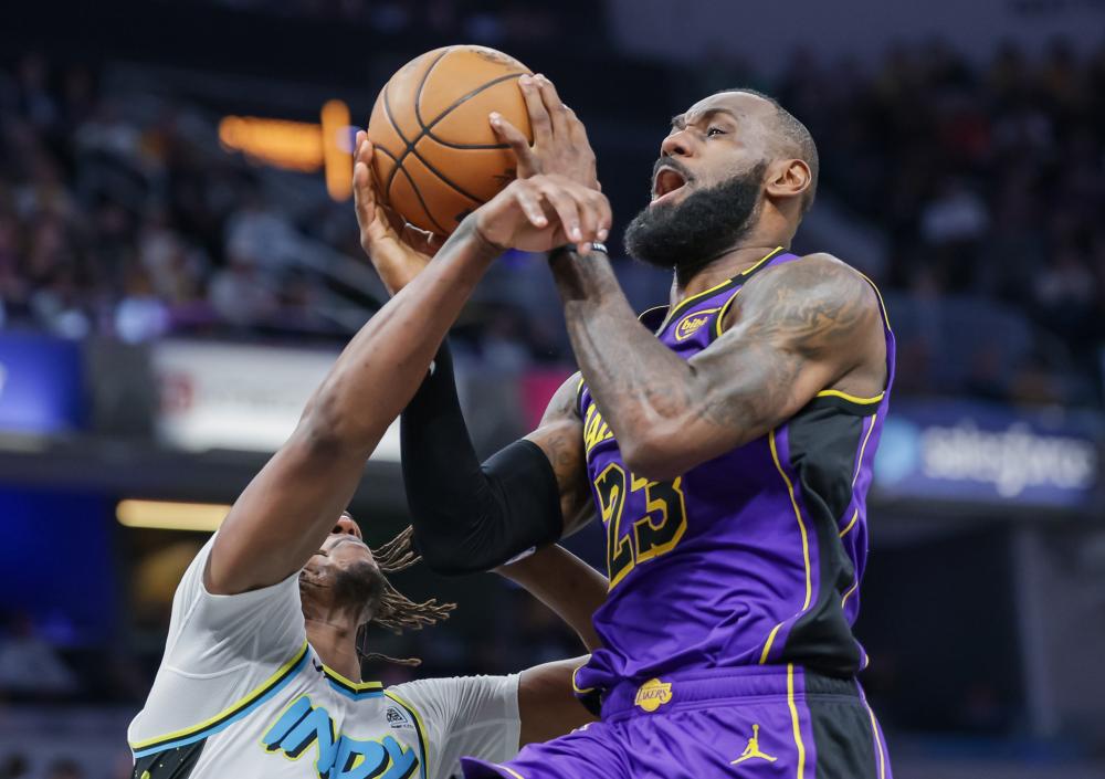 准备接过球 准备接过球